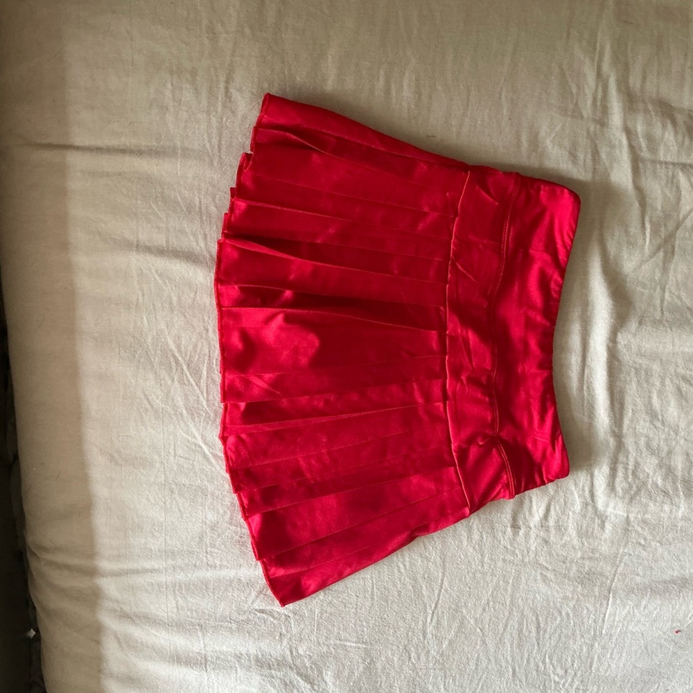 Chic Scarlet Pleated Mini Skirt